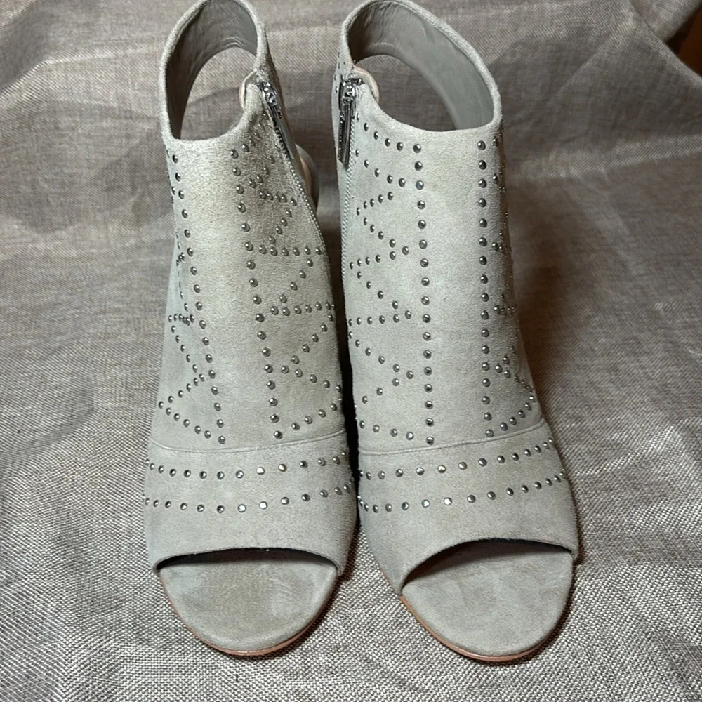 Vince Camuto vince camuto